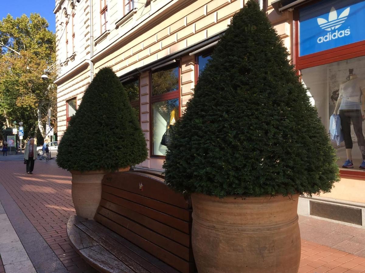 Gutenberg Apartments Szeged Esterno foto